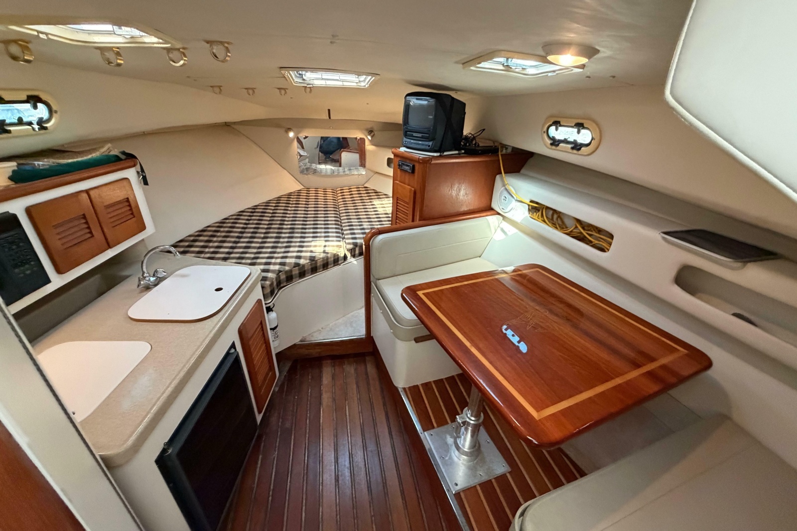 2001 Pursuit 3000 Express