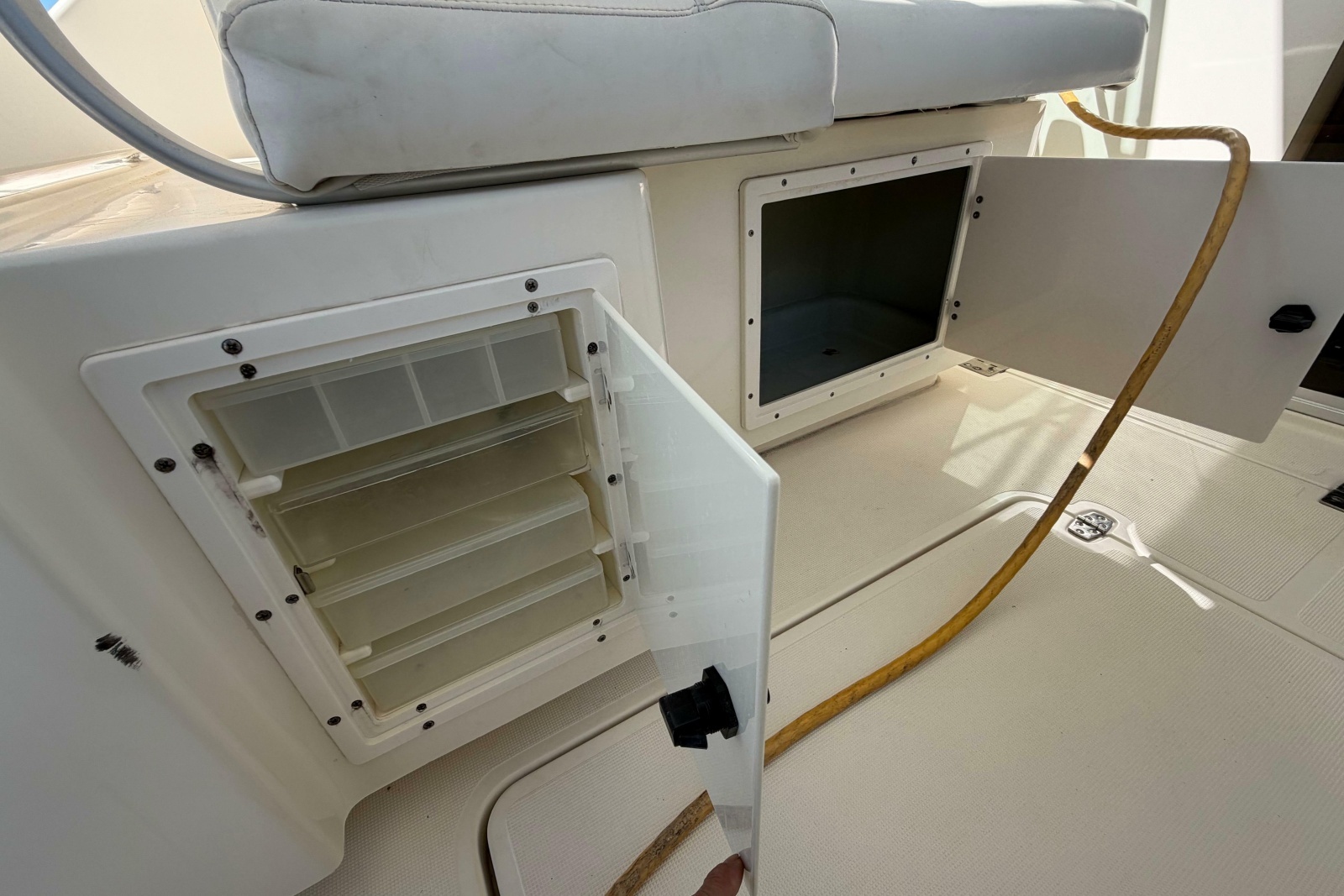 2001 Pursuit 3000 Express