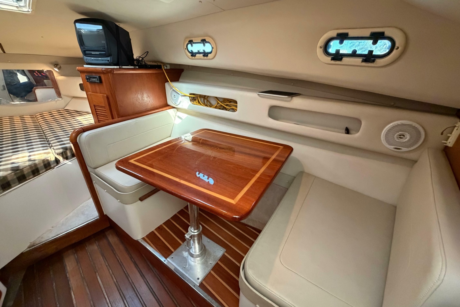 2001 Pursuit 3000 Express