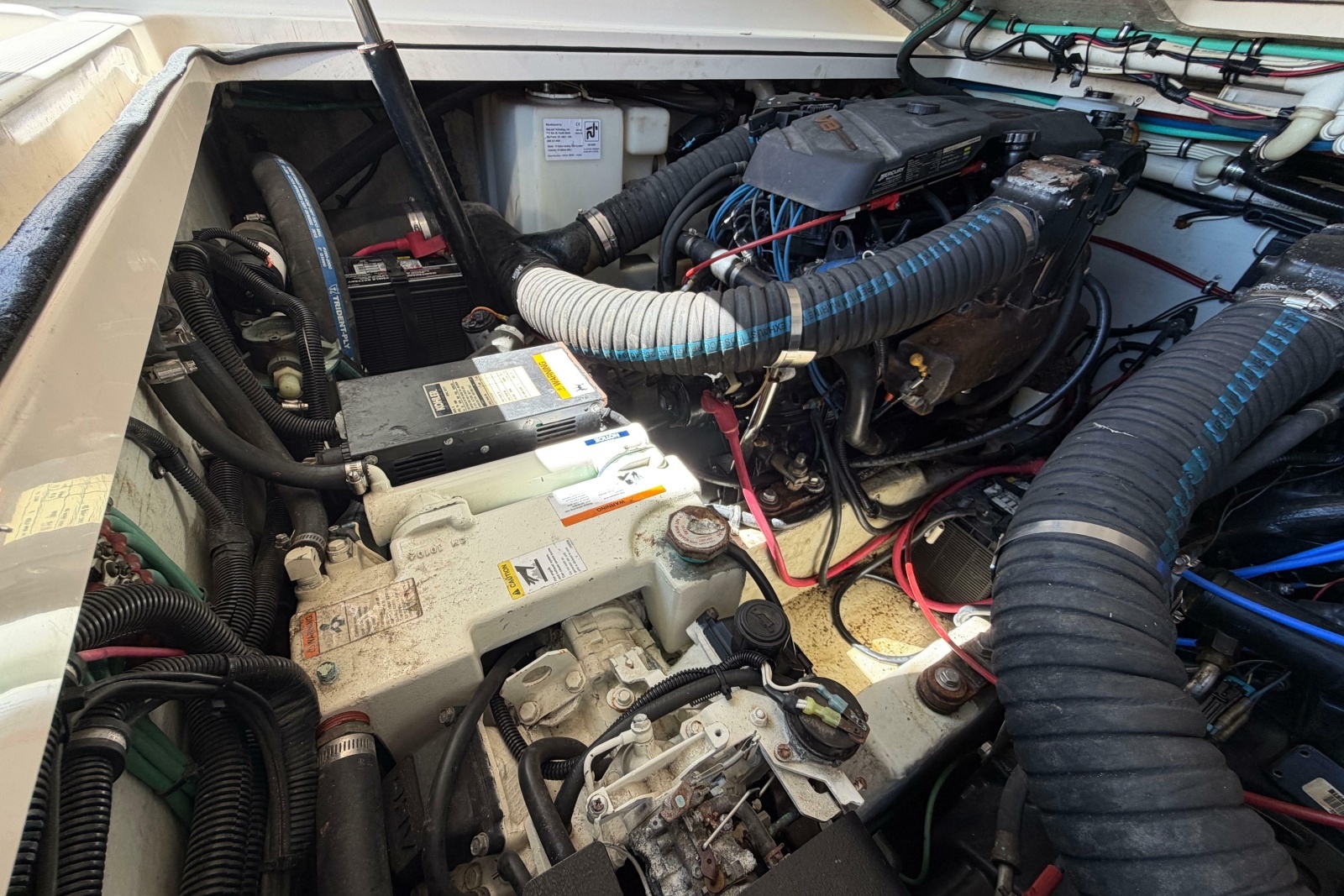 2001 Pursuit 3000 Express