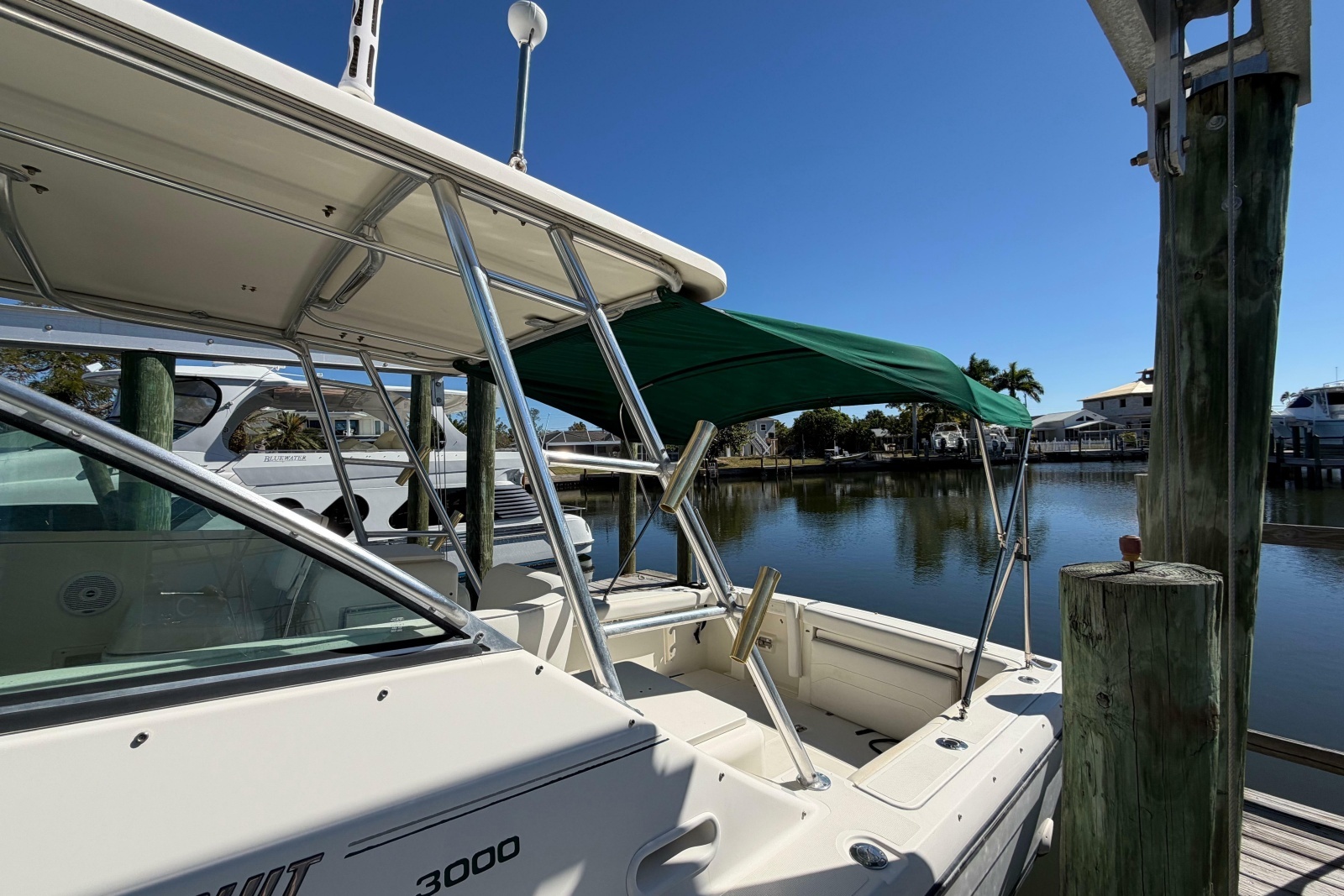 2001 Pursuit 3000 Express