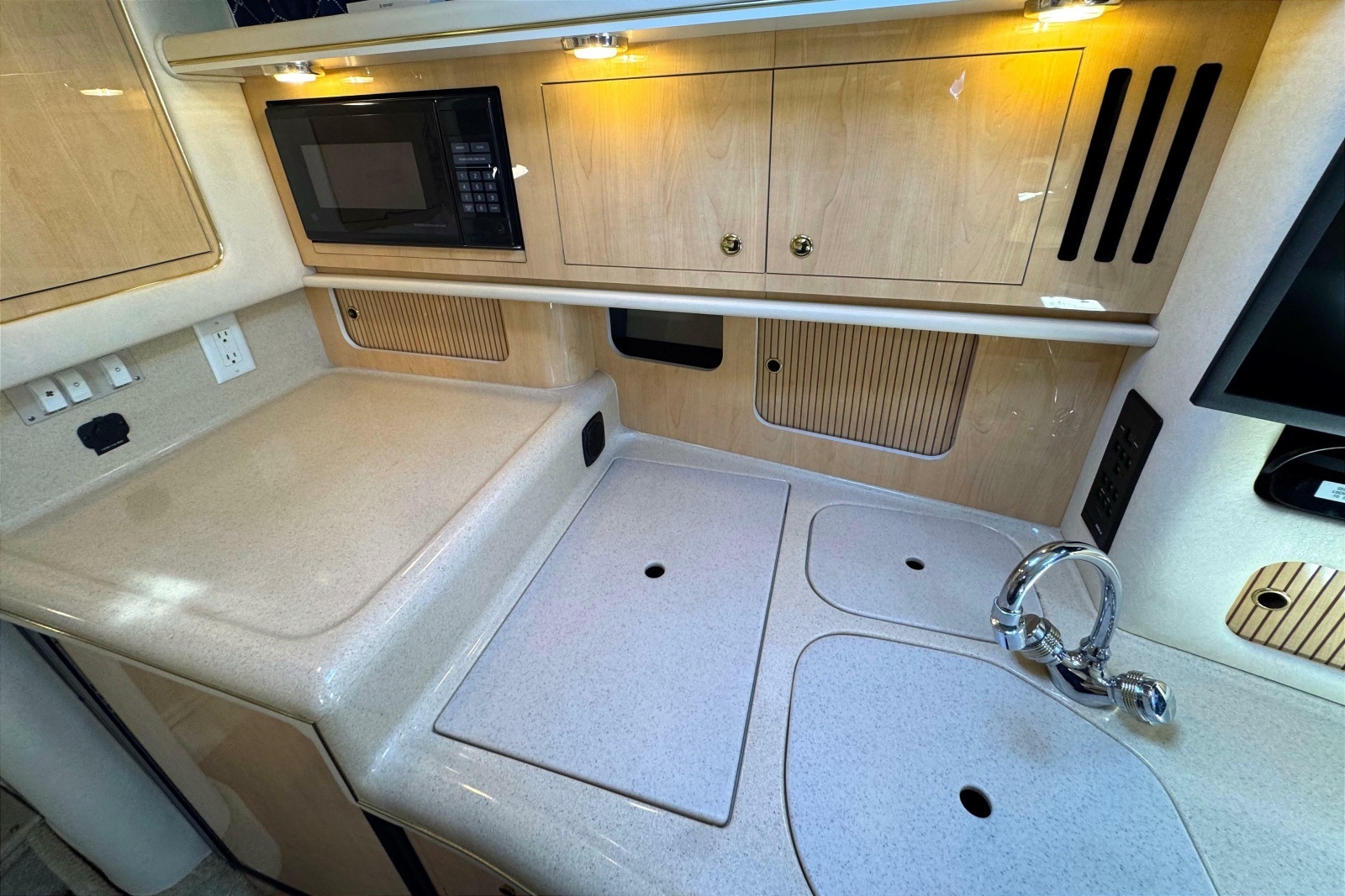 2001 Sea Ray 340 Sundancer