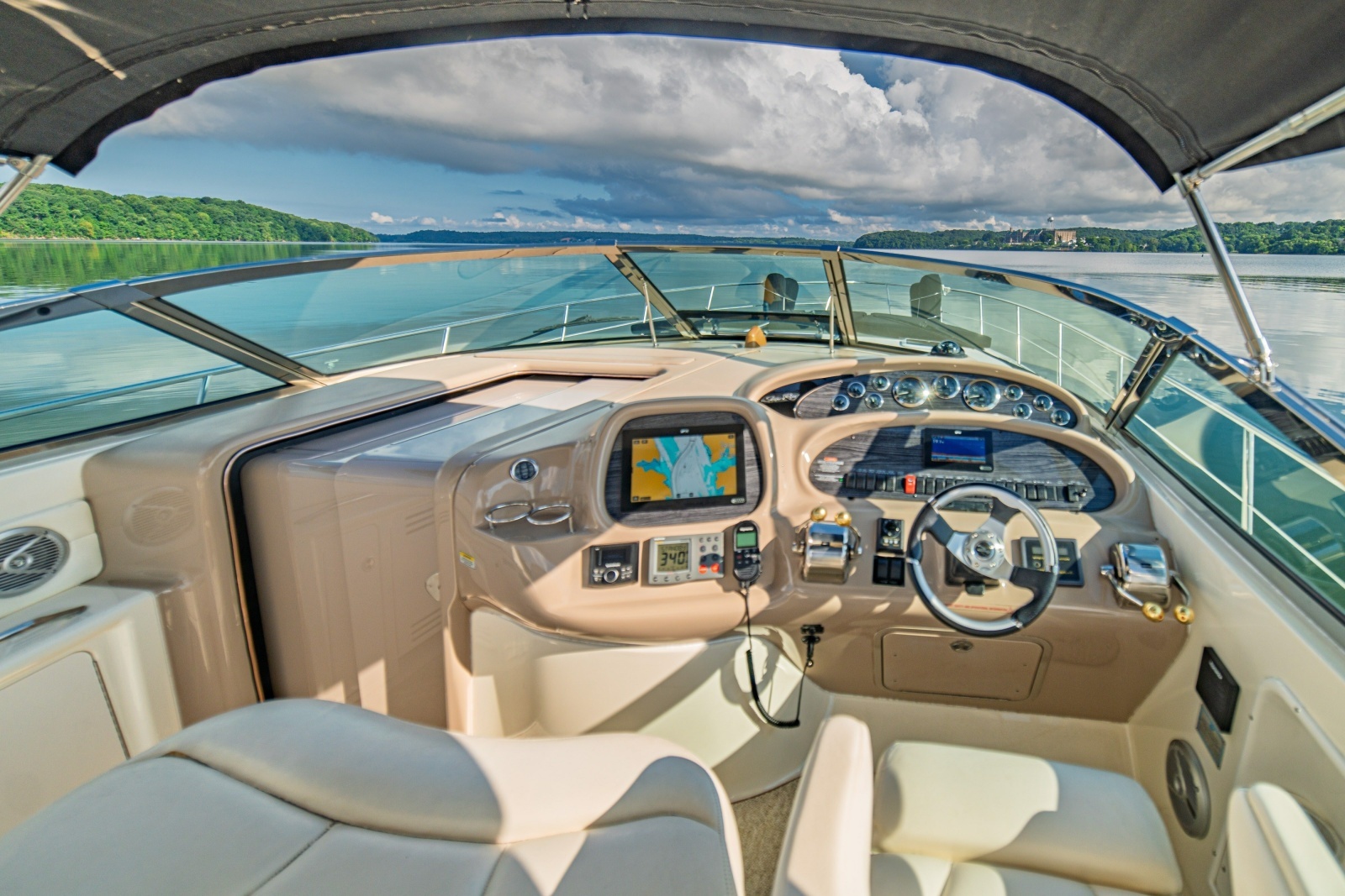 2001 Sea Ray 380 Sundancer