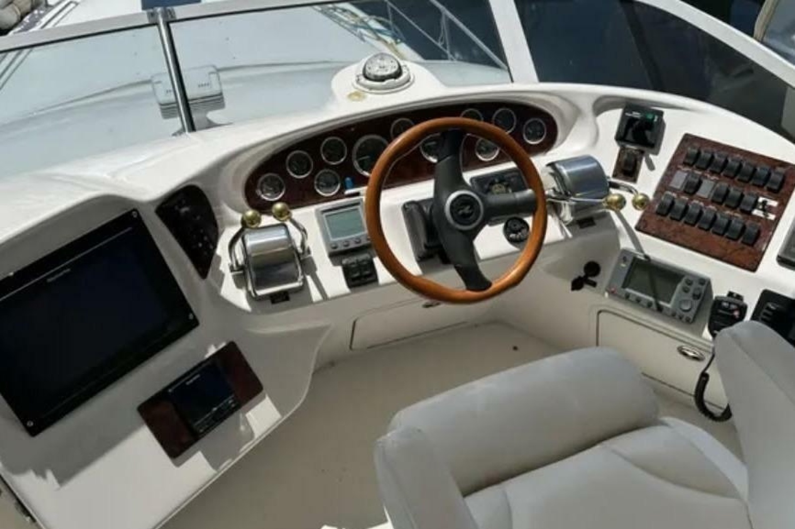 2001 Sea Ray 400 Sedan Bridge