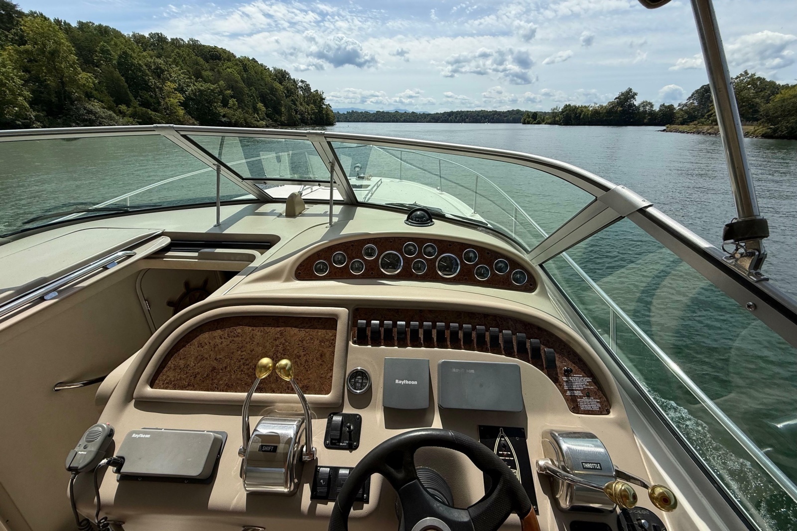 2001 Sea Ray Sundancer 310