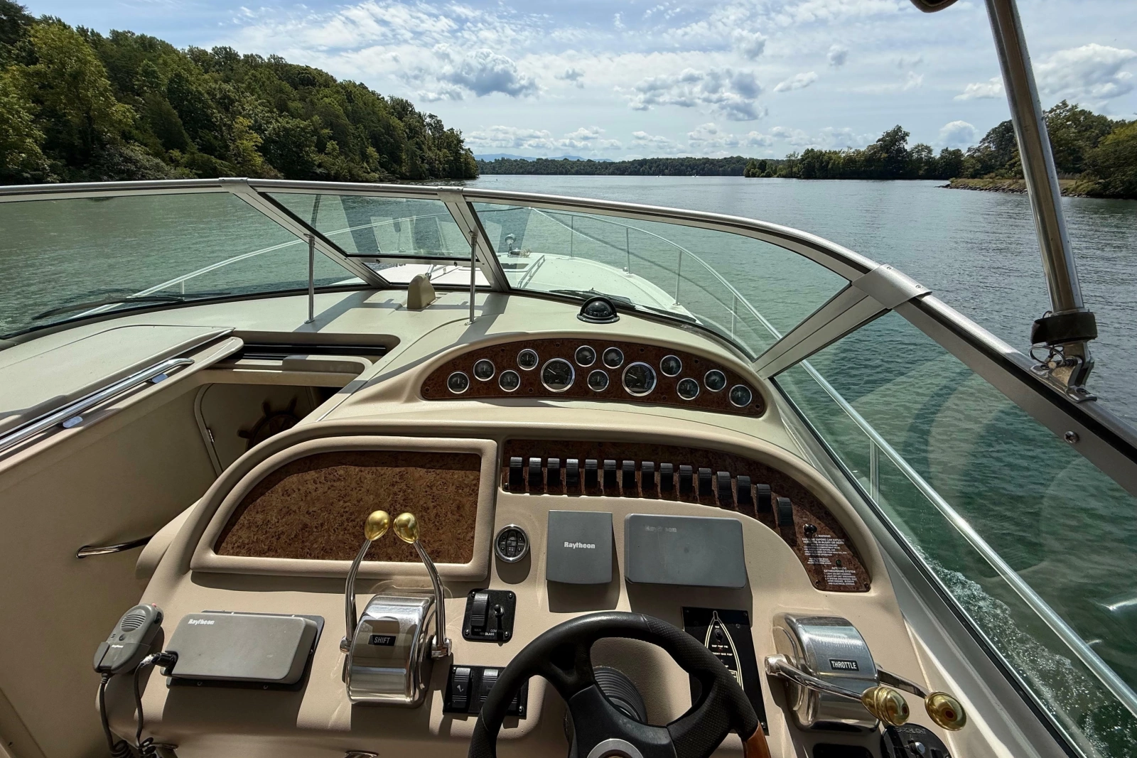 2001 Sea Ray Sundancer 310