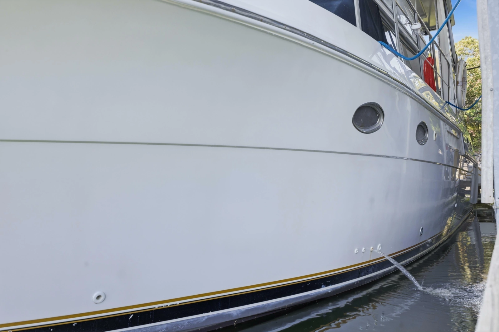 2000 Carver 406 Aft Cabin Motor Yacht