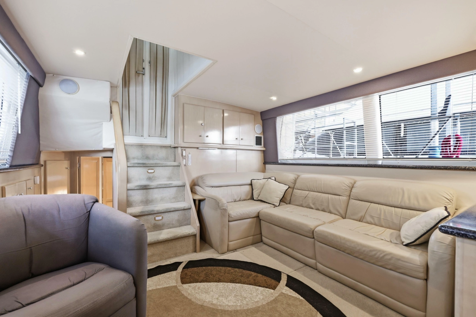 2000 Carver 406 Aft Cabin Motor Yacht