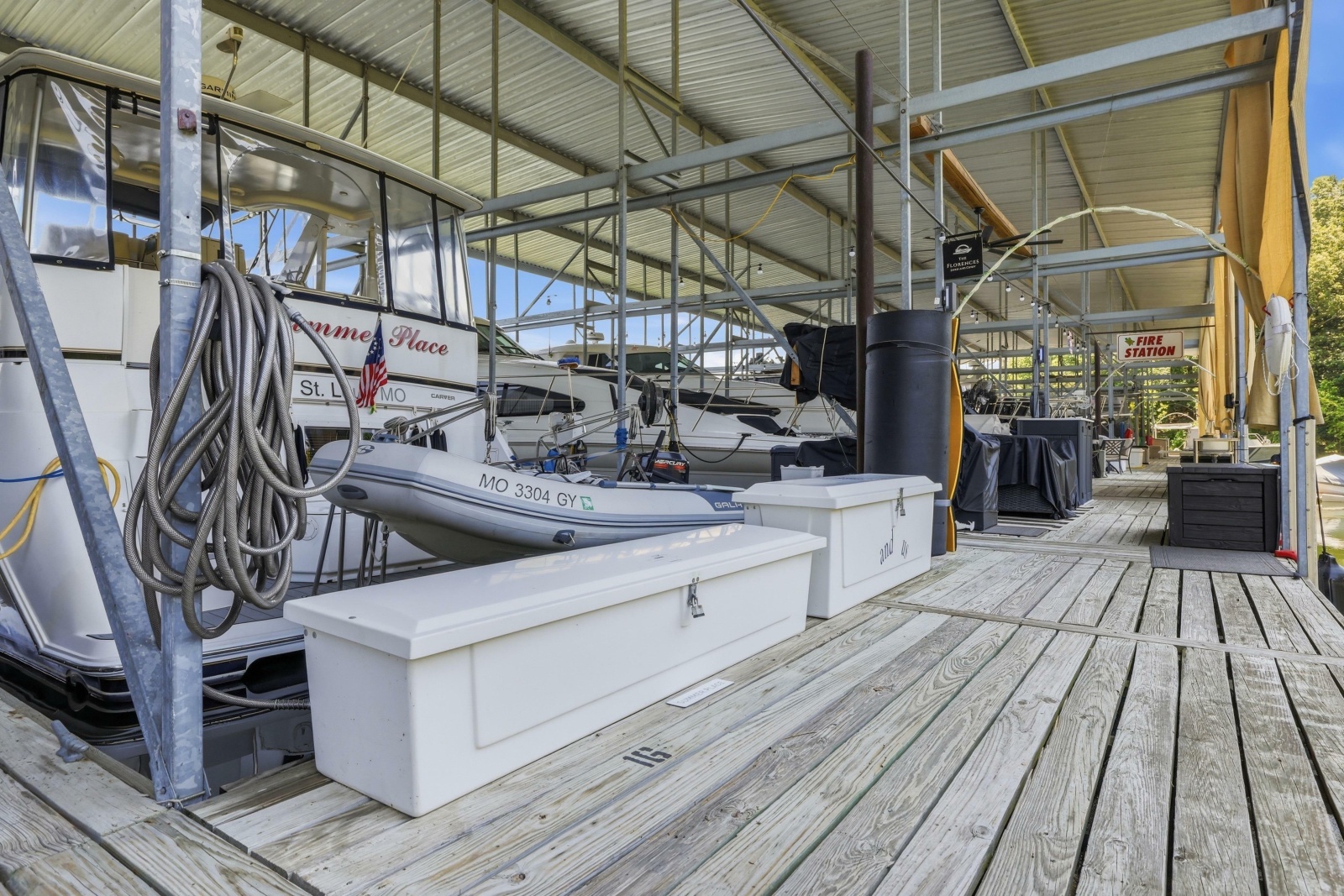 2000 Carver 406 Aft Cabin Motor Yacht