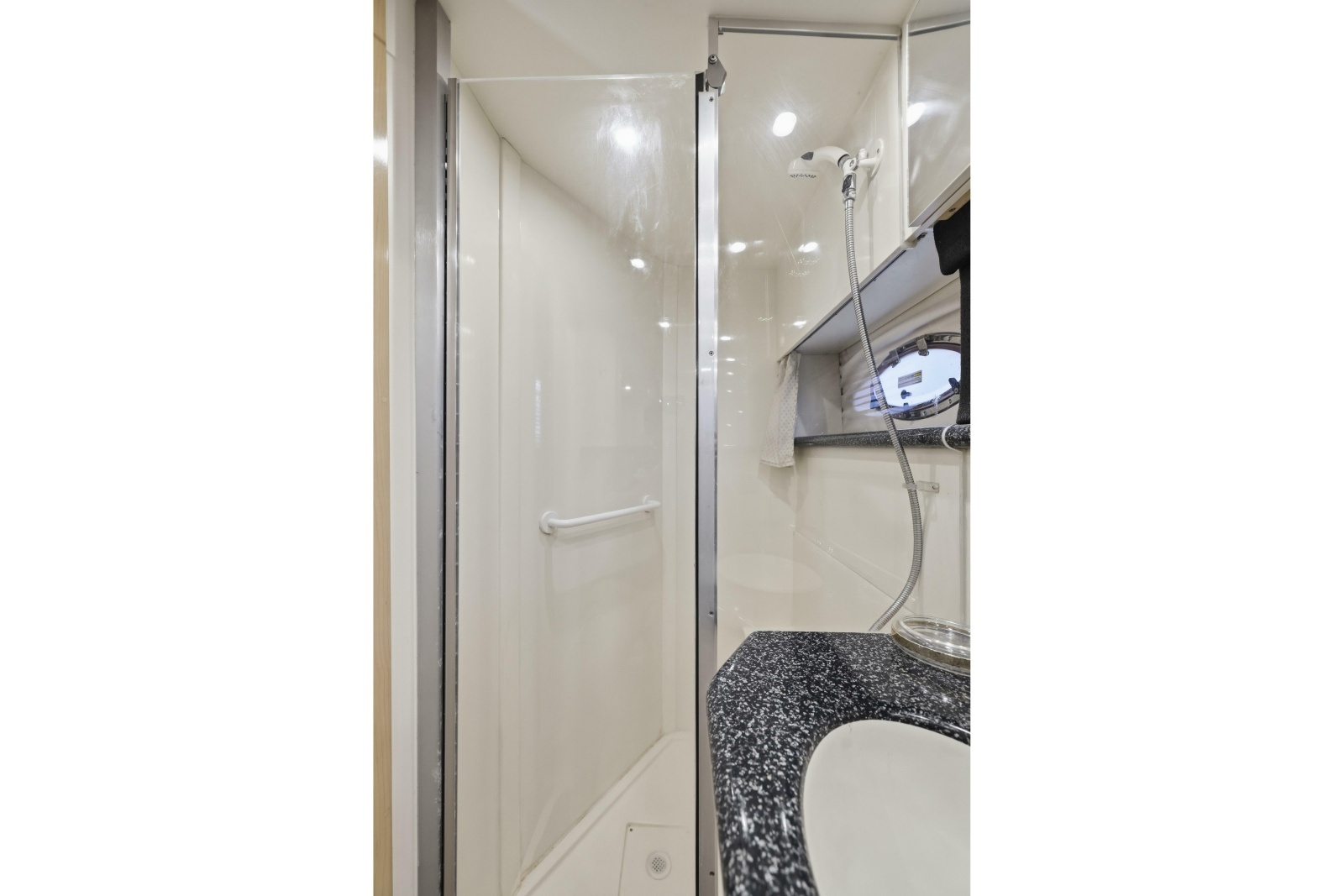 2000 Carver 406 Aft Cabin Motor Yacht