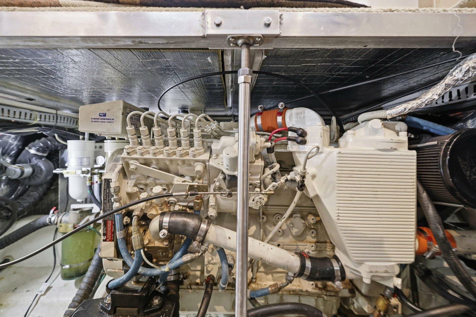 2000 Carver 406 Aft Cabin Motor Yacht