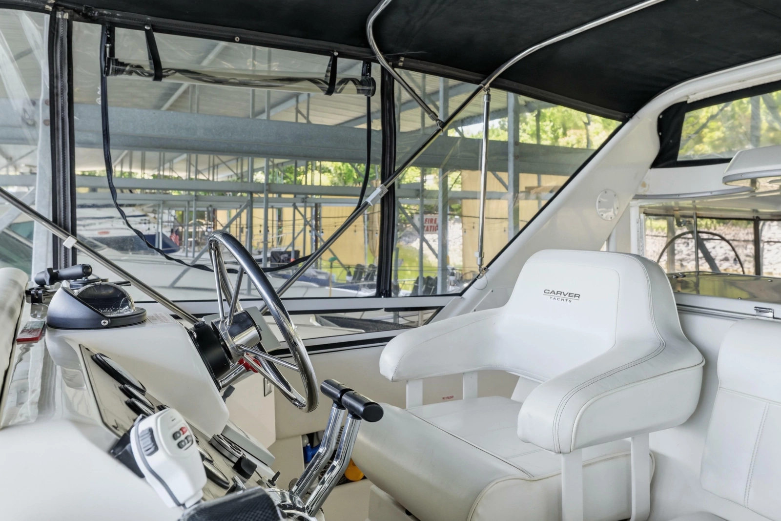 2000 Carver 406 Aft Cabin Motor Yacht