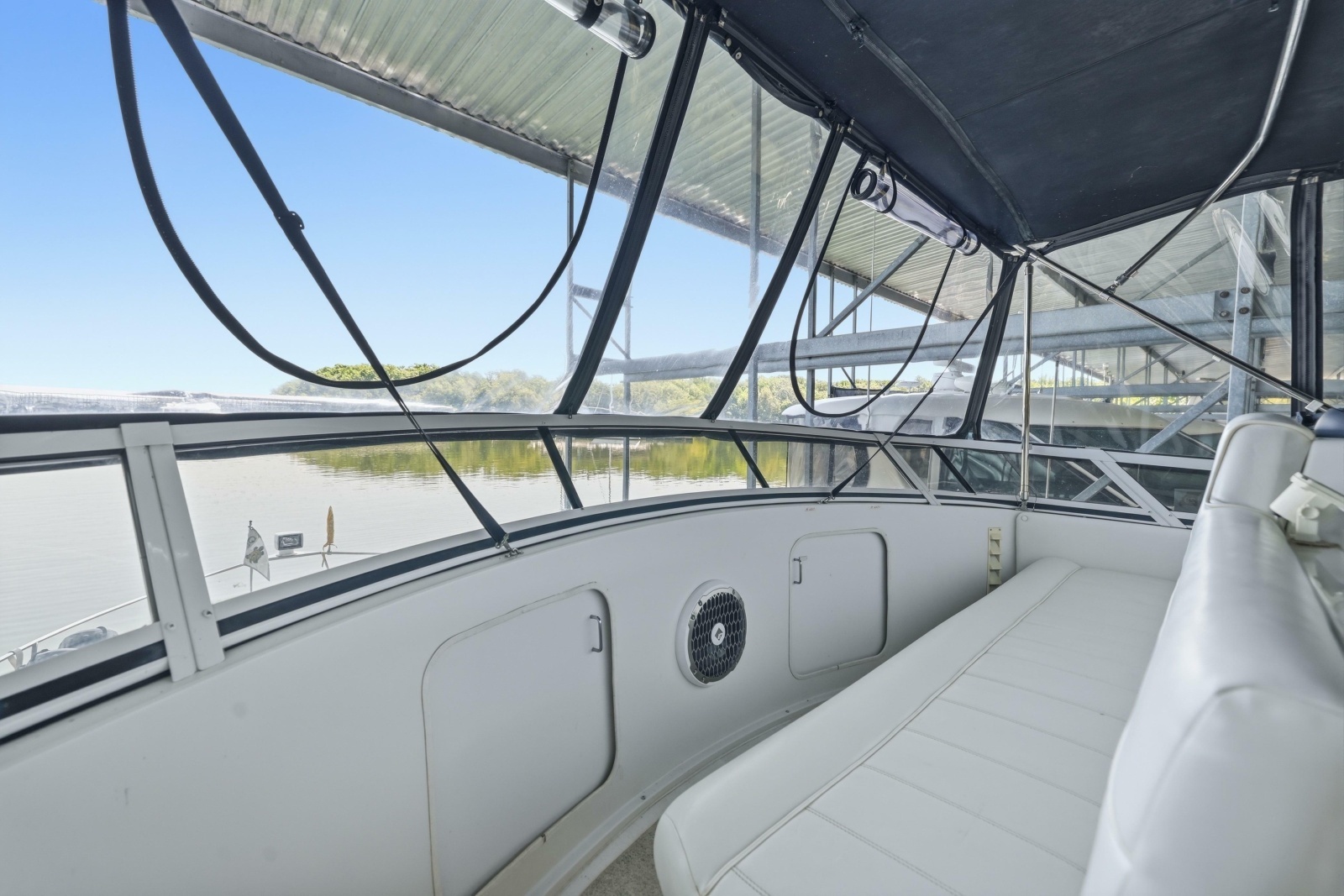 2000 Carver 406 Aft Cabin Motor Yacht