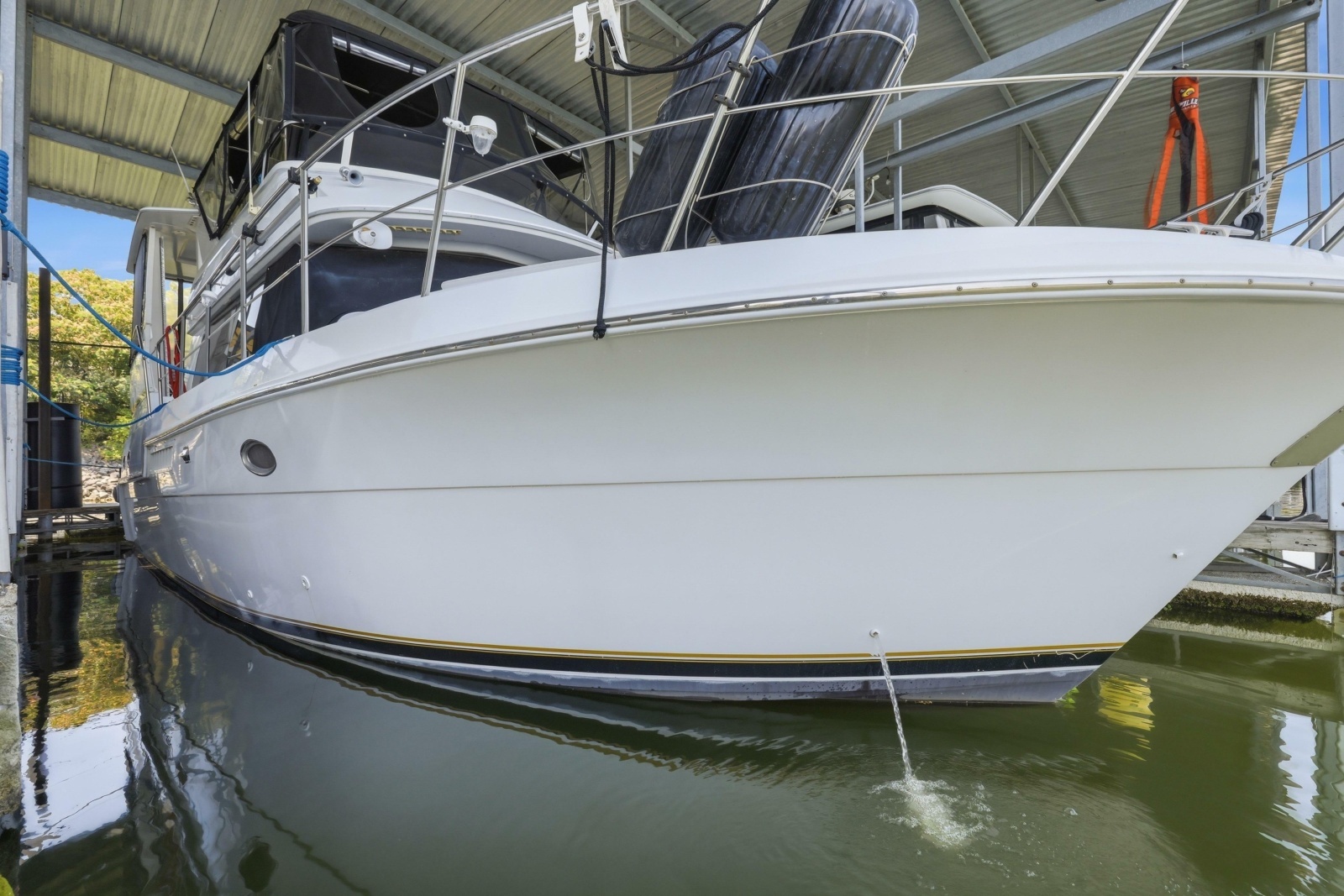 2000 Carver 406 Aft Cabin Motor Yacht