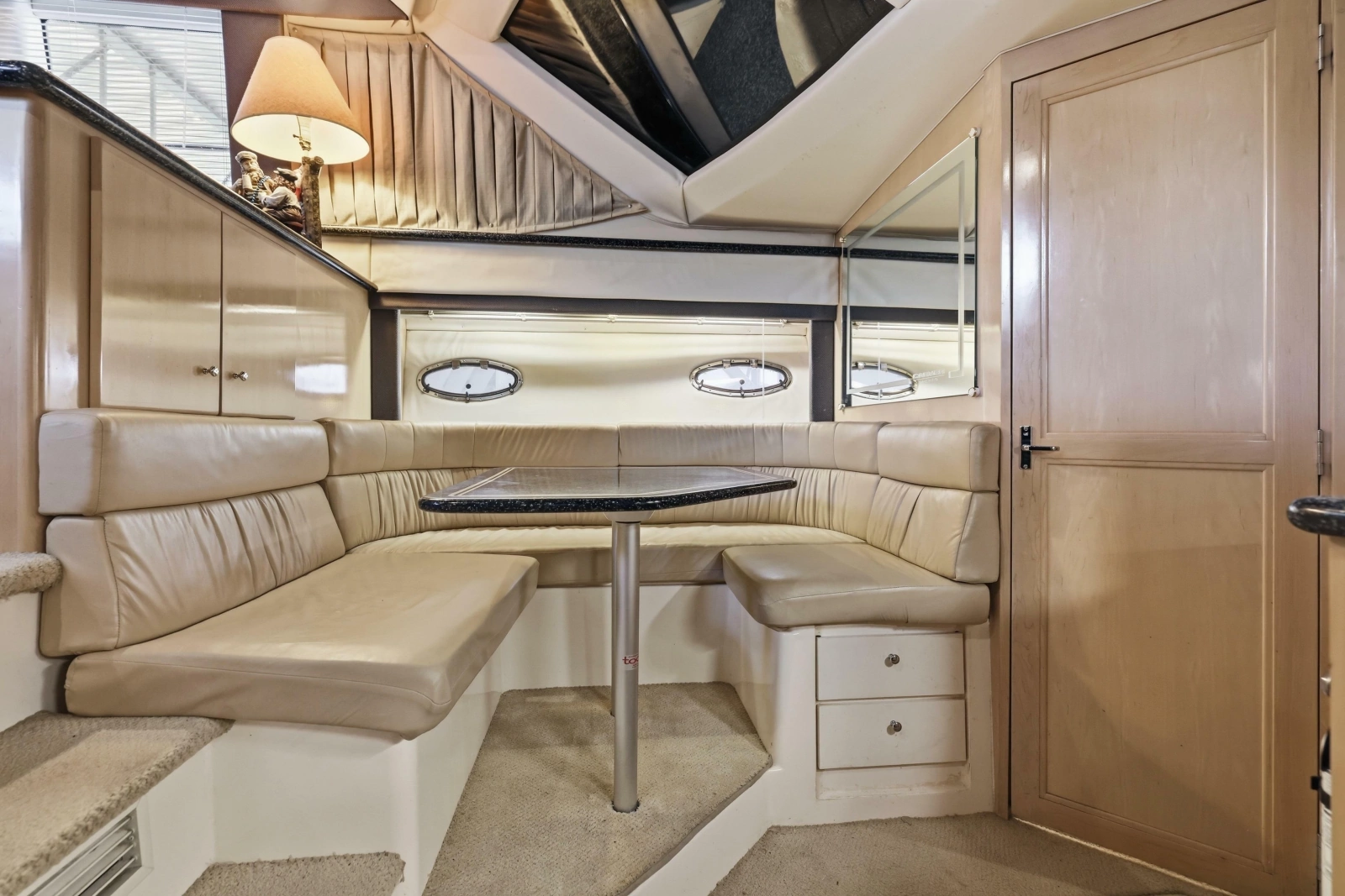 2000 Carver 406 Aft Cabin Motor Yacht