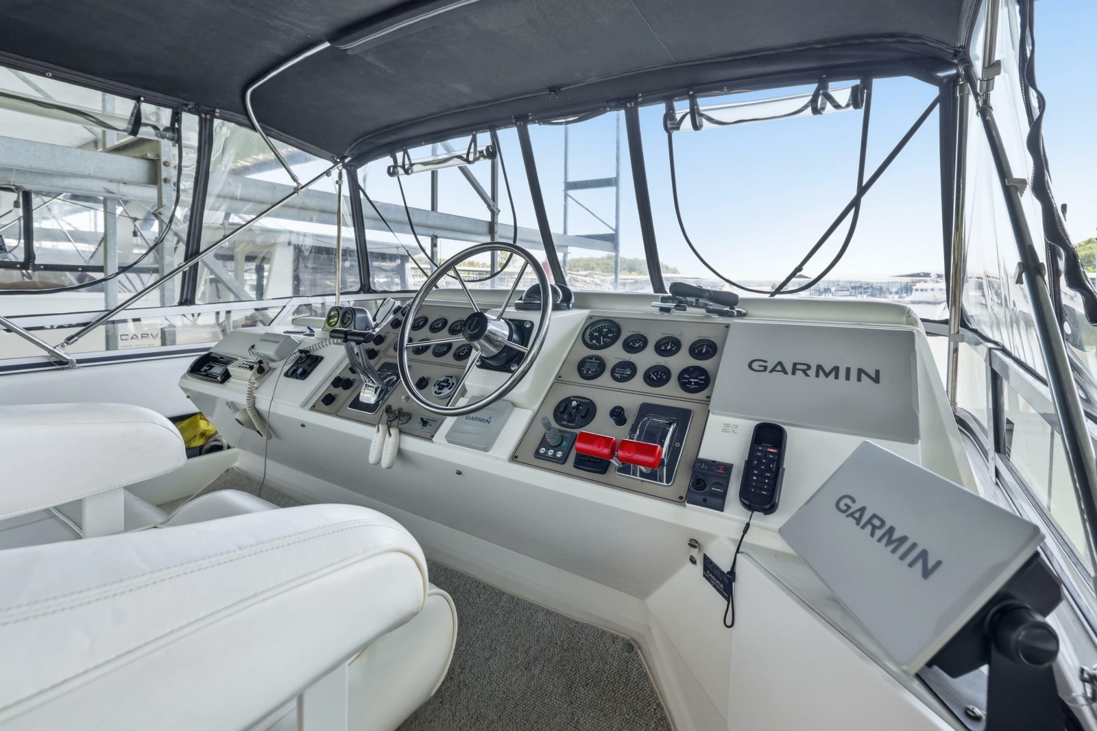 2000 Carver 406 Aft Cabin Motor Yacht