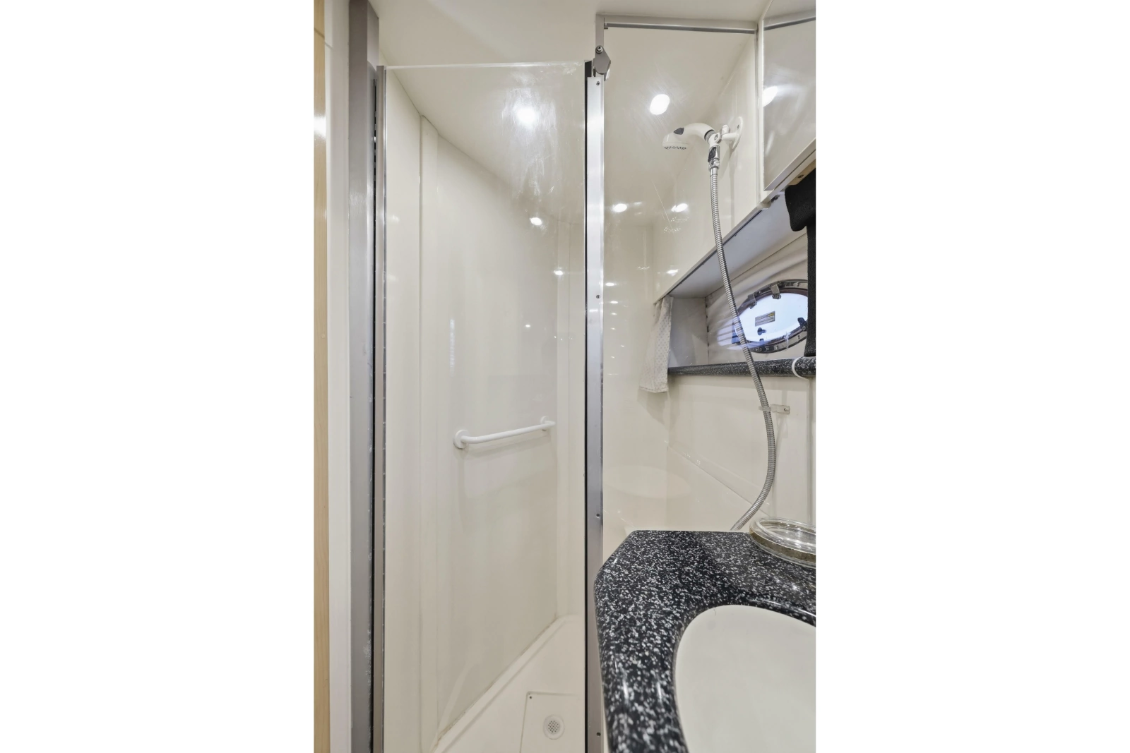 2000 Carver 406 Aft Cabin Motor Yacht