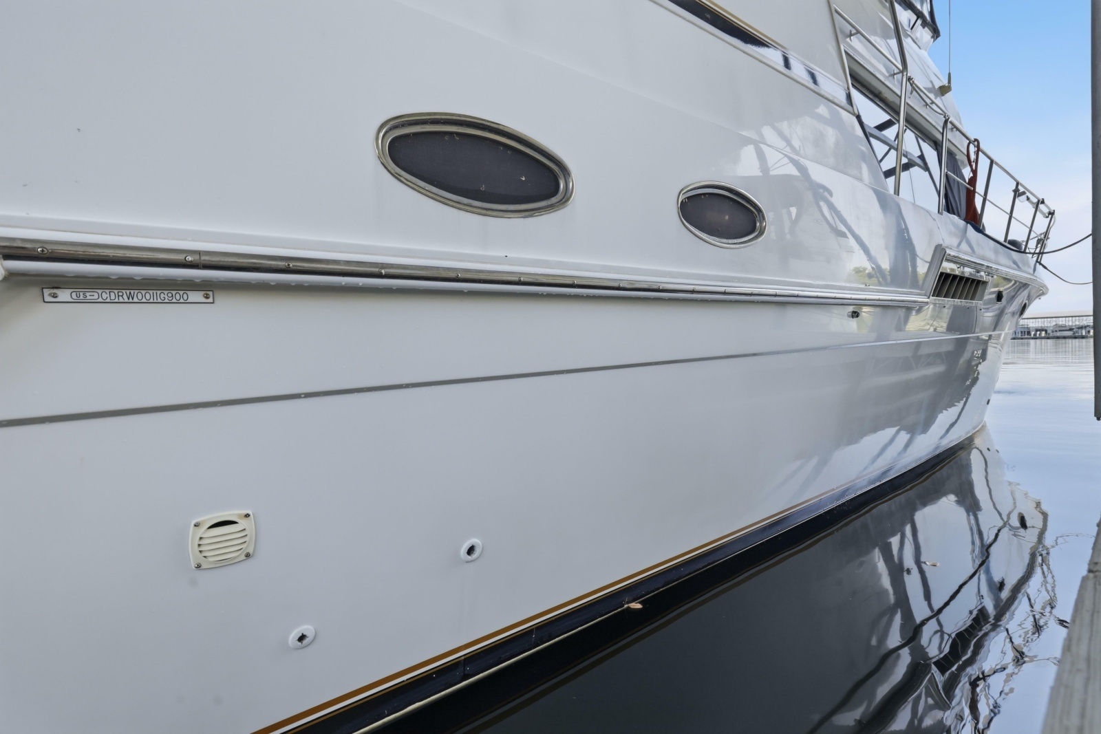 2000 Carver 406 Aft Cabin Motor Yacht