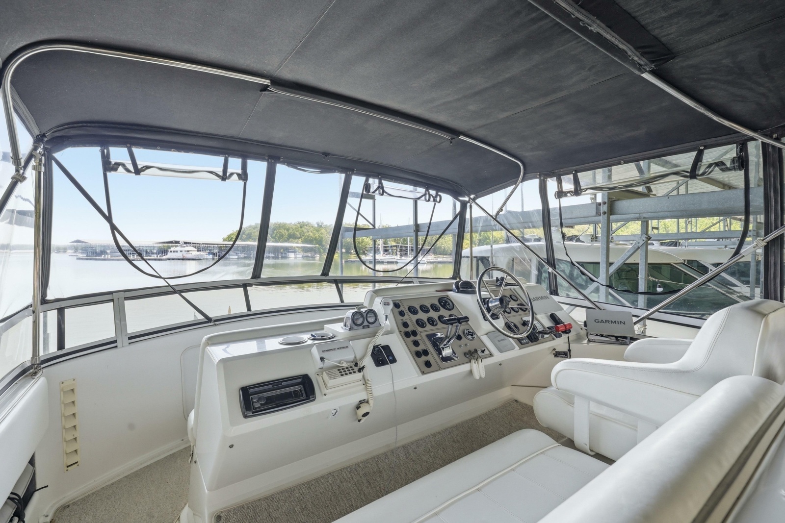 2000 Carver 406 Aft Cabin Motor Yacht