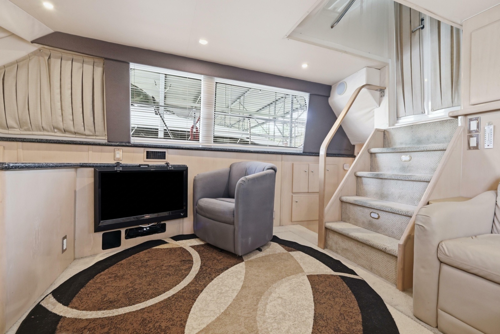 2000 Carver 406 Aft Cabin Motor Yacht