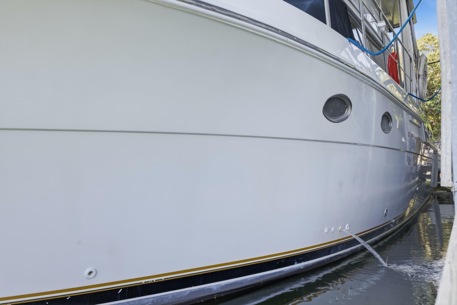 2000 Carver 406 Aft Cabin Motor Yacht