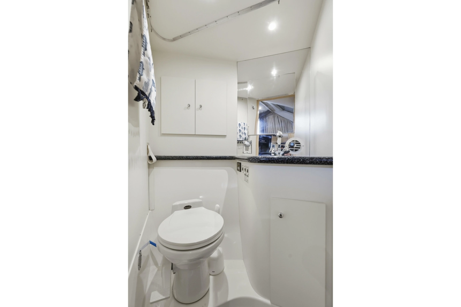 2000 Carver 406 Aft Cabin Motor Yacht