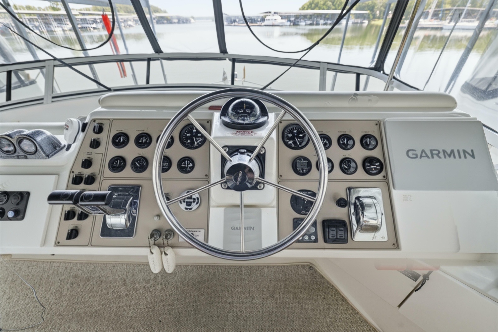 2000 Carver 406 Aft Cabin Motor Yacht