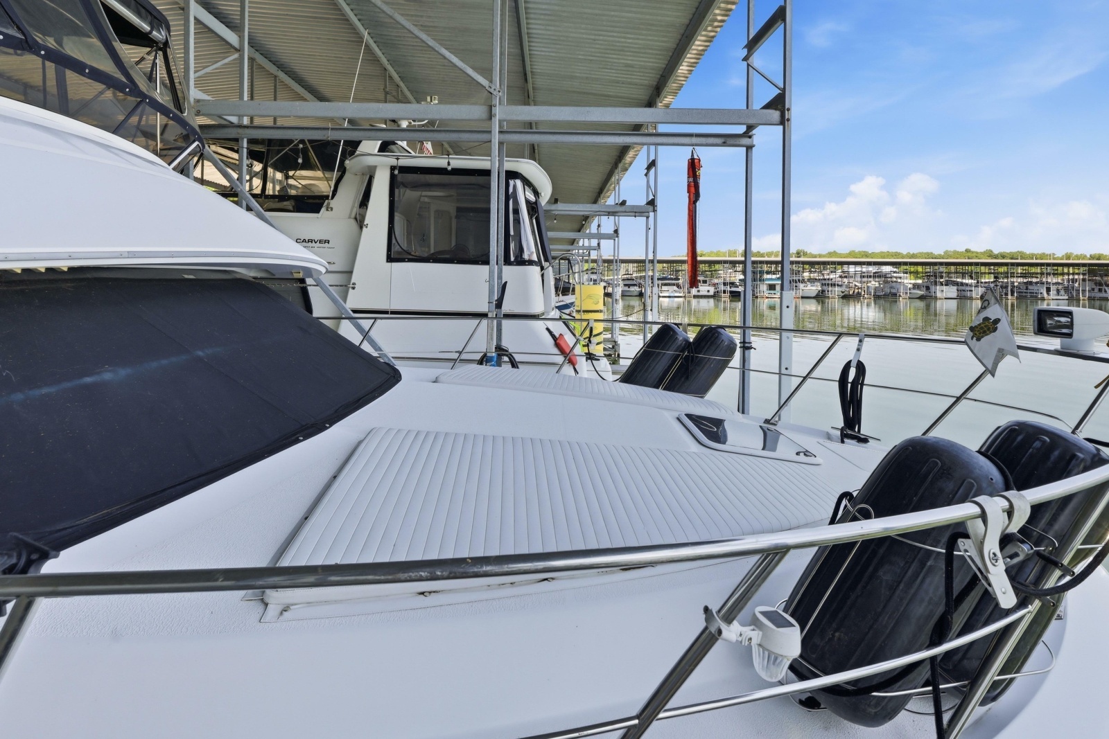 2000 Carver 406 Aft Cabin Motor Yacht