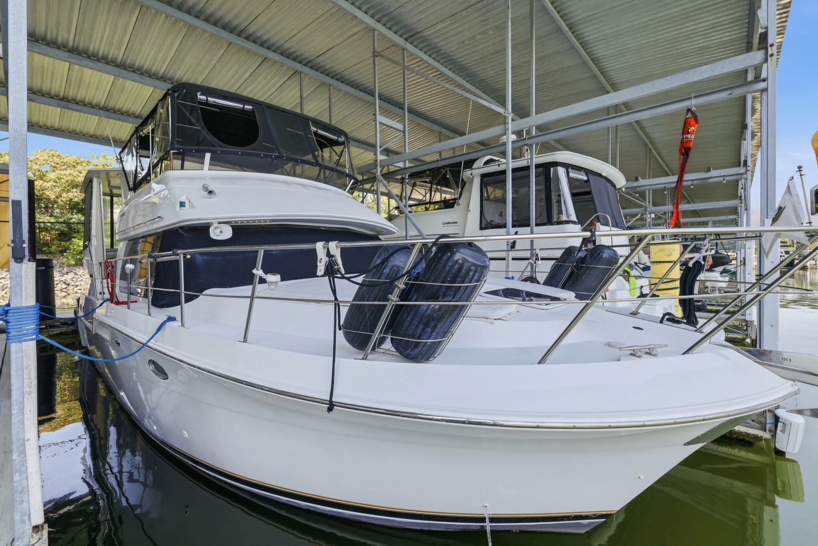 2000 Carver 406 Aft Cabin Motor Yacht