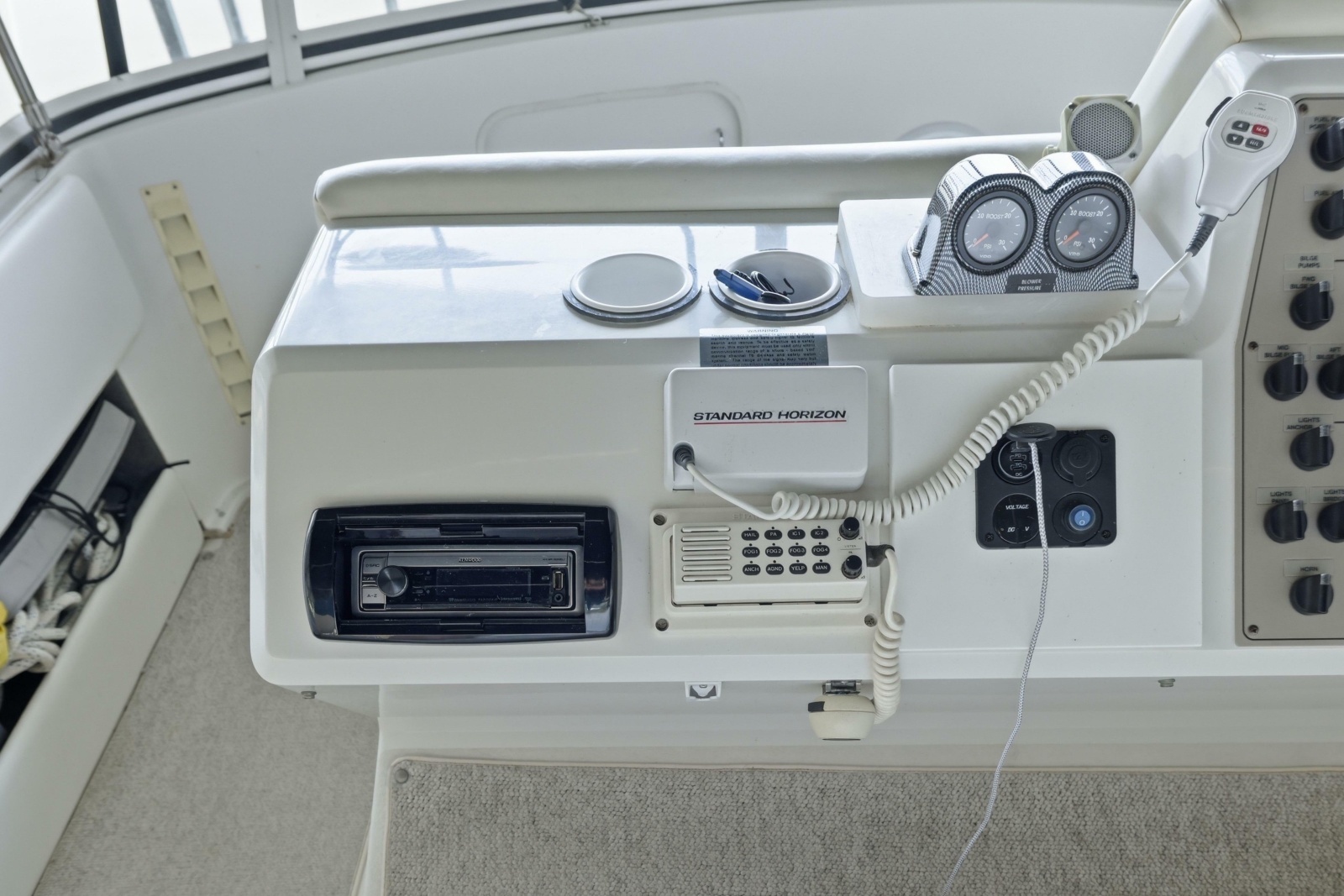 2000 Carver 406 Aft Cabin Motor Yacht