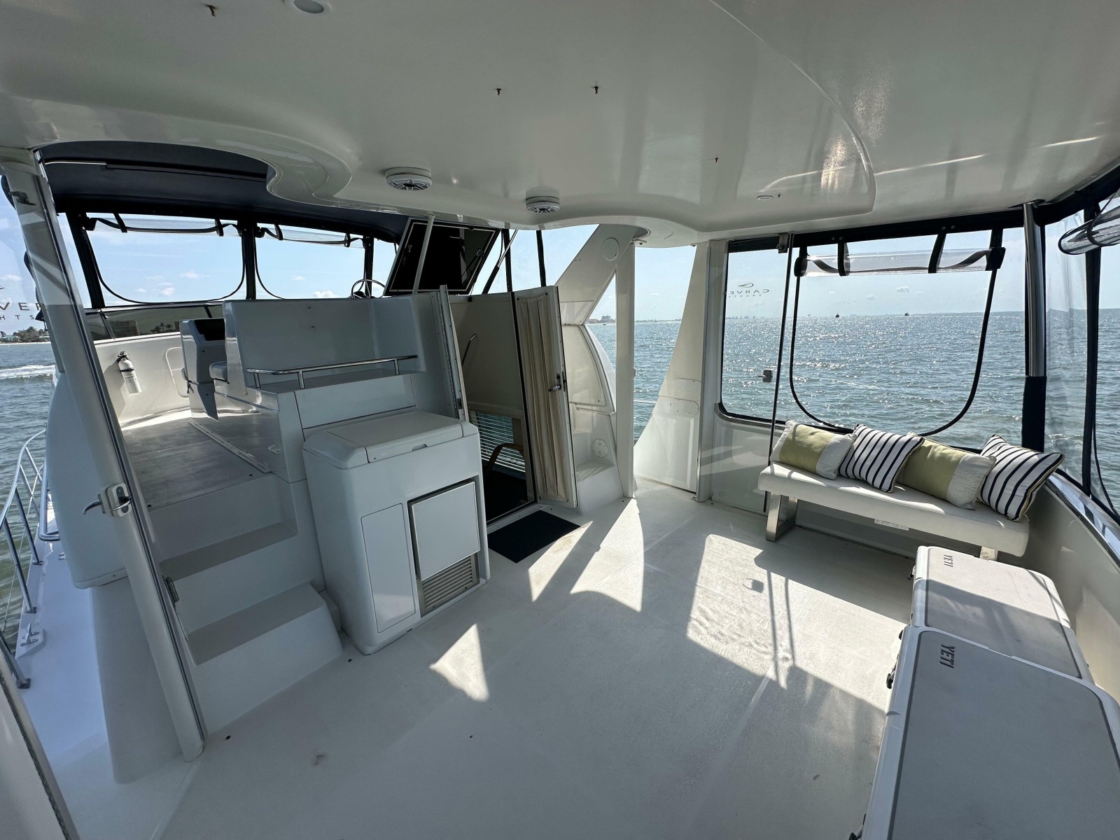 2000 Carver 406 Motor Yacht
