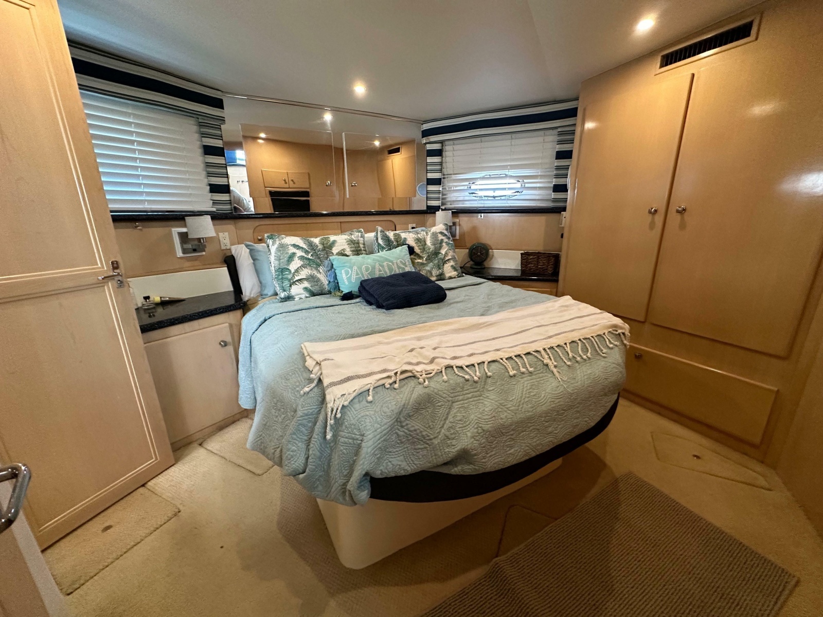2000 Carver 406 Motor Yacht