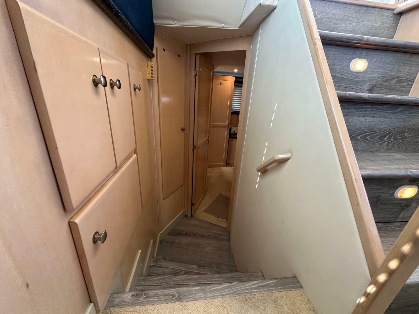 2000 Carver 406 Motor Yacht