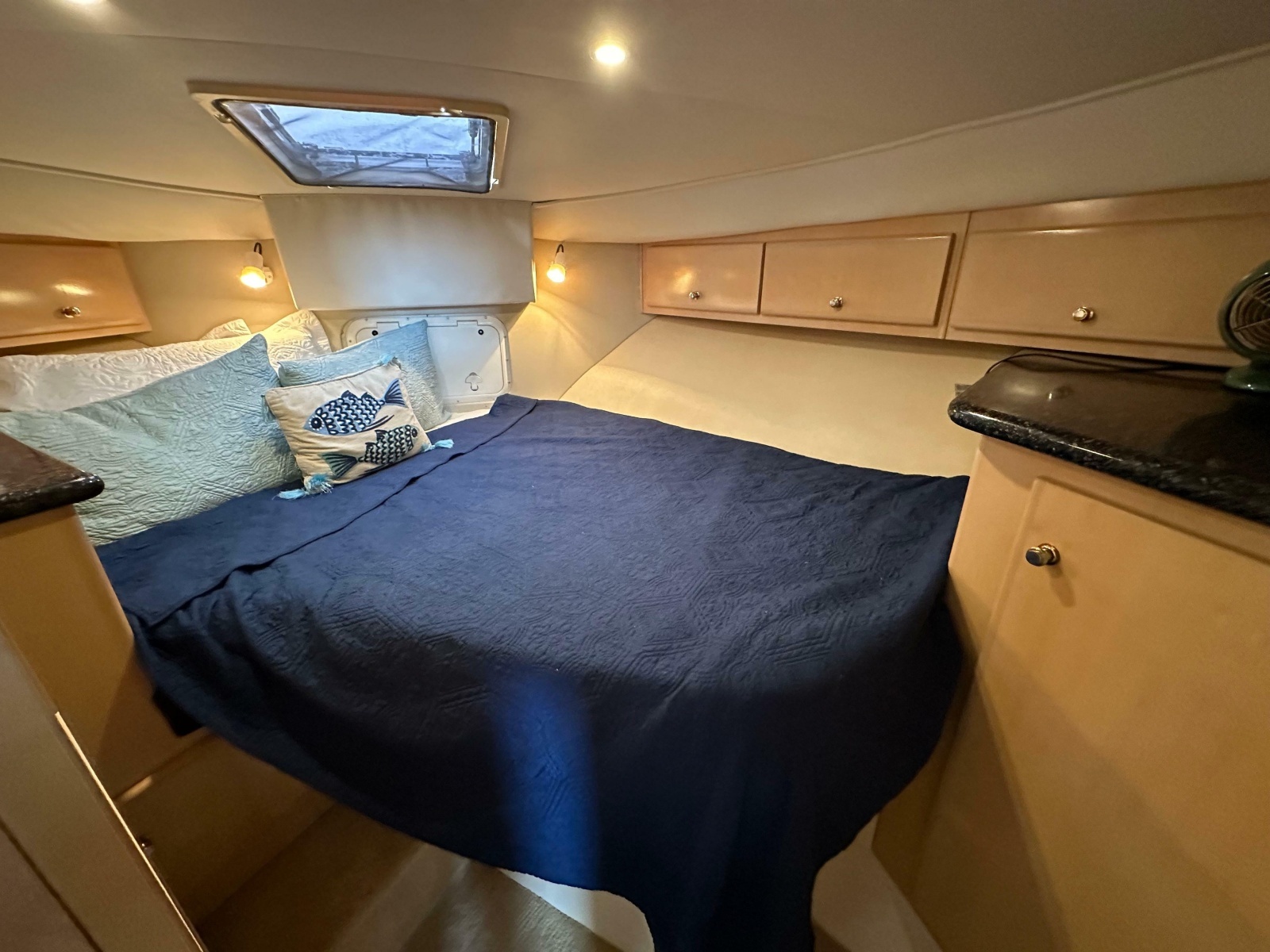 2000 Carver 406 Motor Yacht