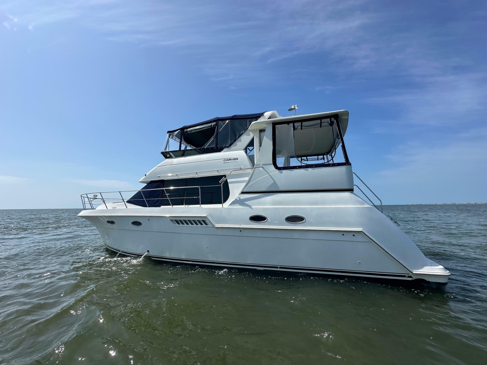 2000 Carver 406 Motor Yacht