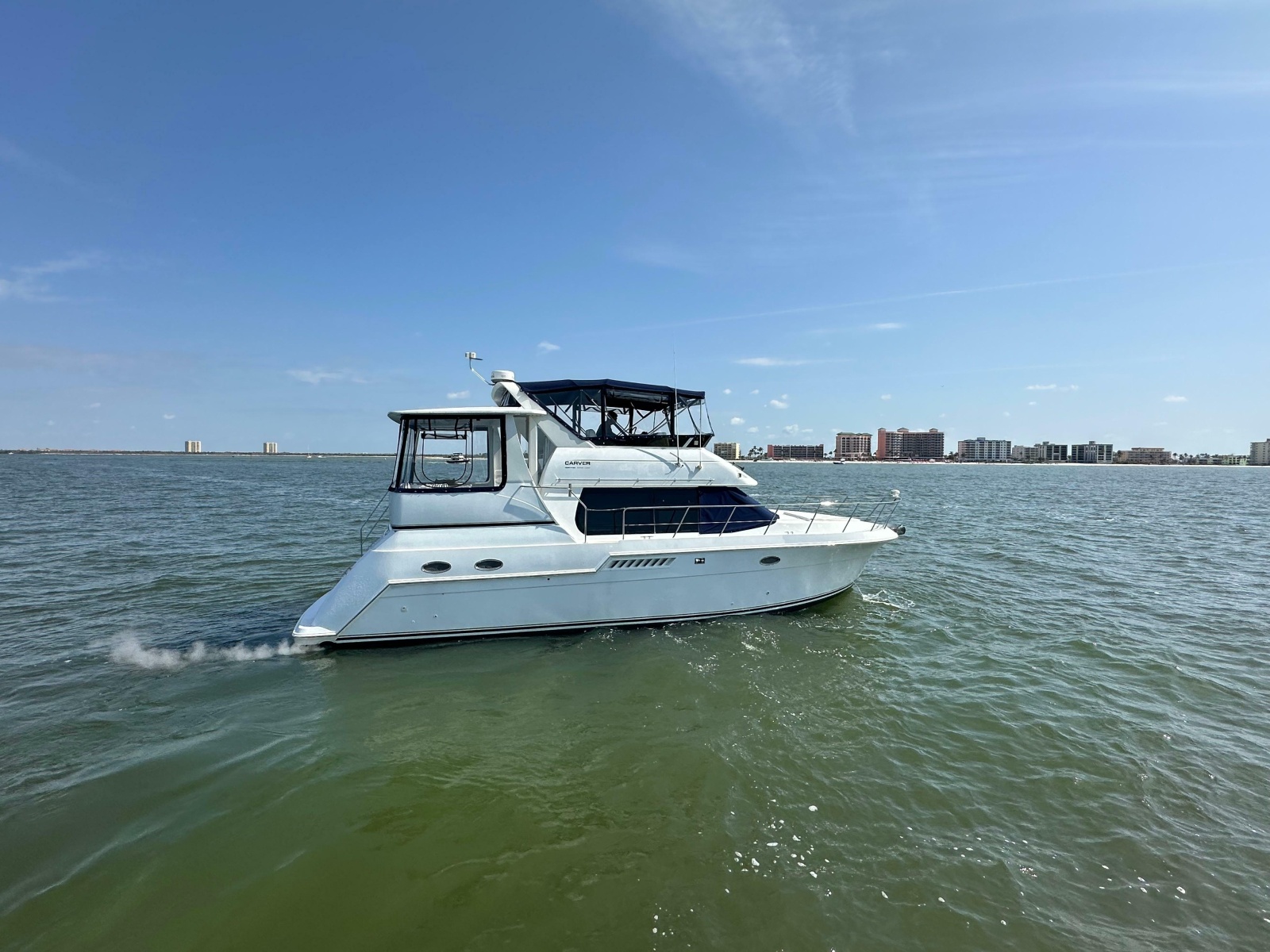 2000 Carver 406 Motor Yacht