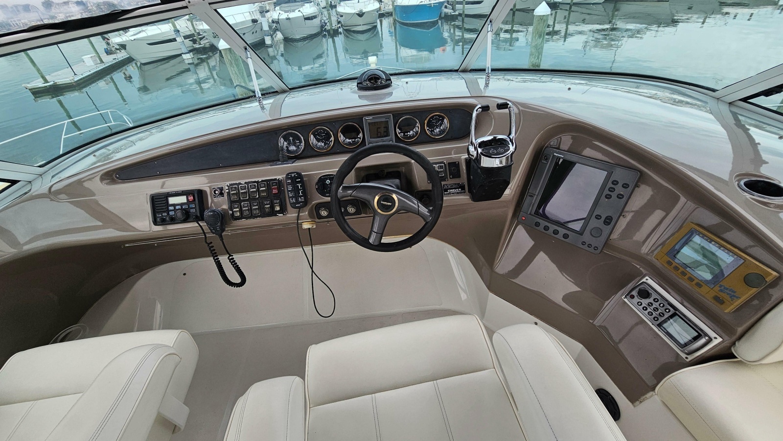 2000 Carver 450 Voyager Pilothouse
