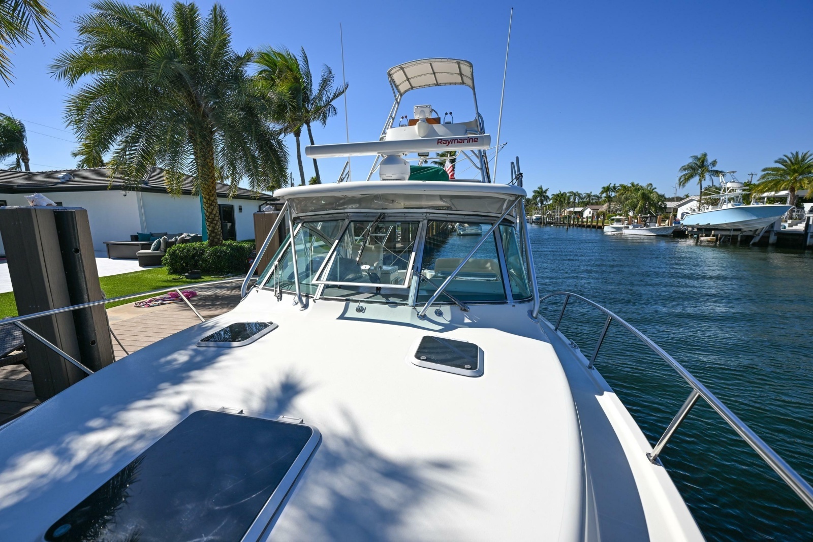 2000 Pursuit 3400 Express
