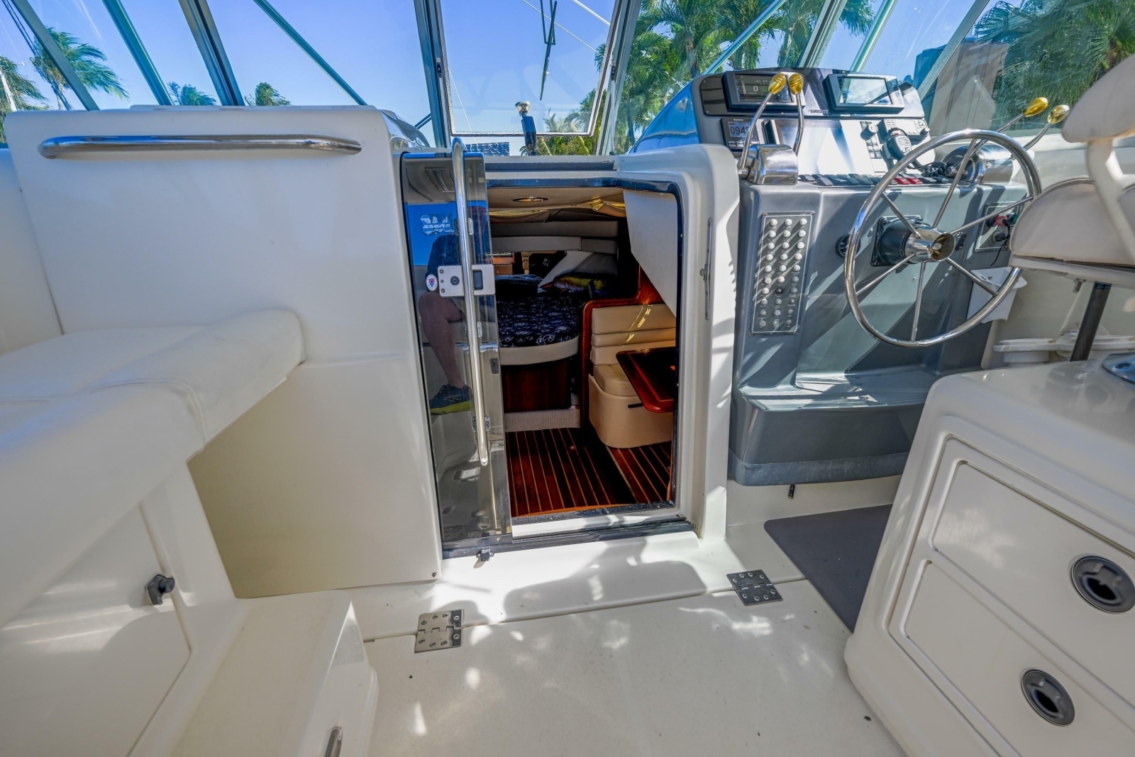 2000 Pursuit 3400 Express