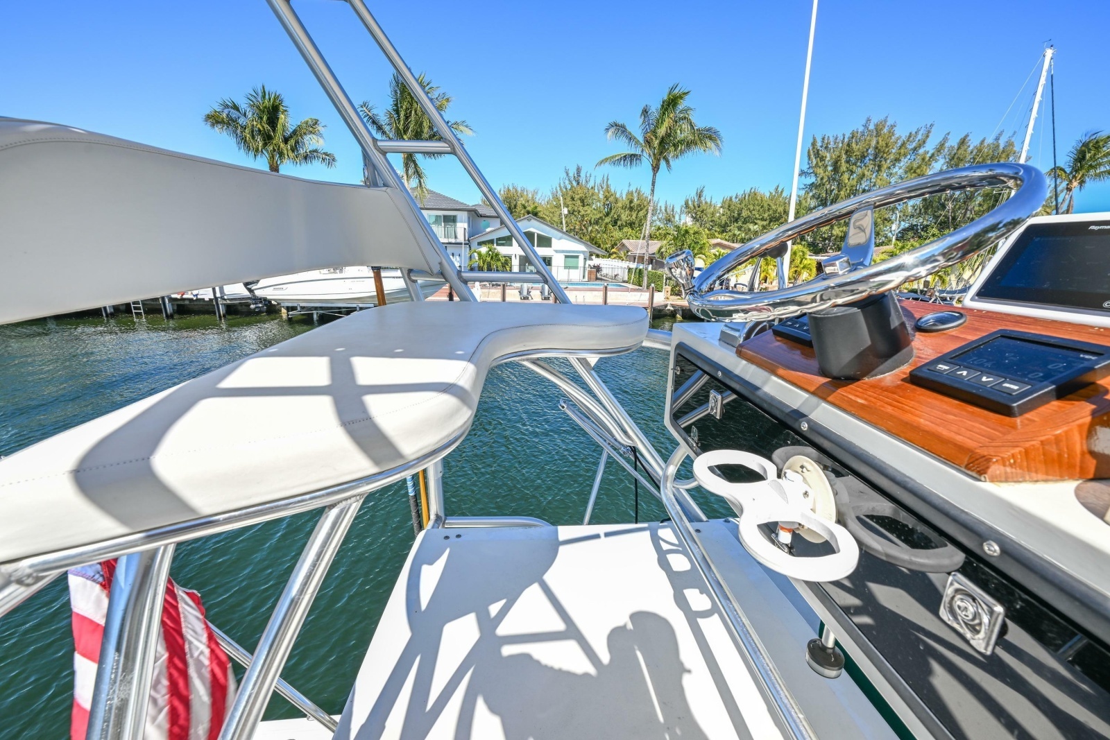 2000 Pursuit 3400 Express