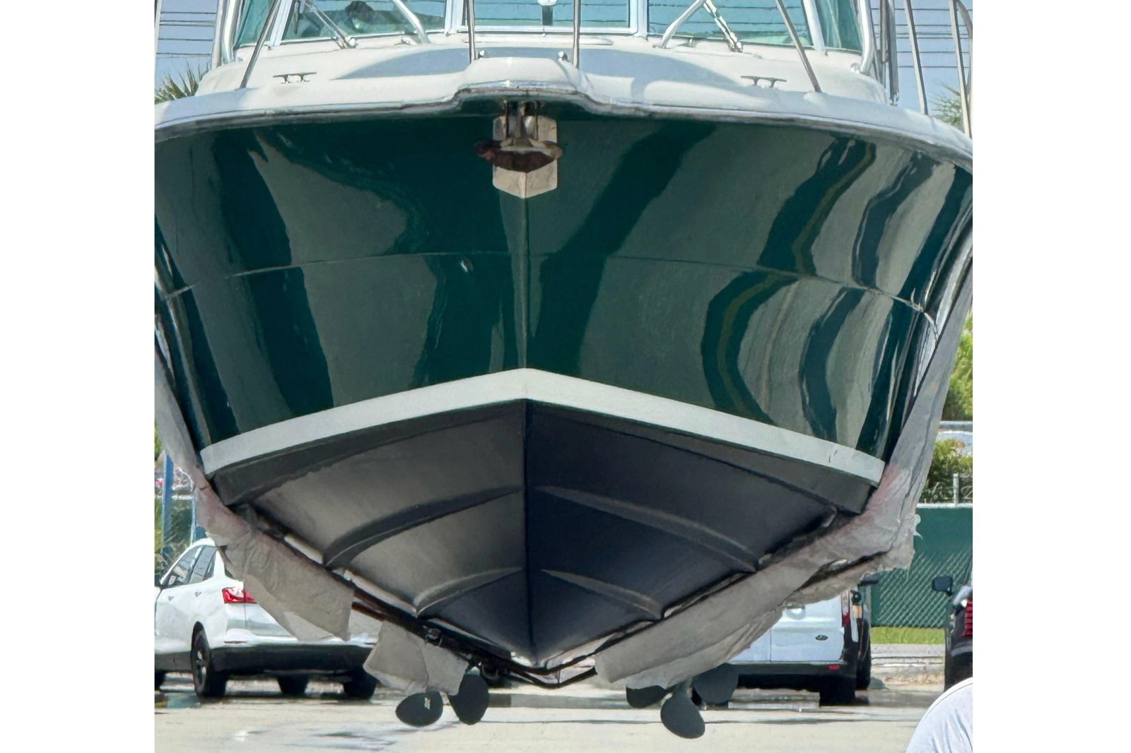 2000 Pursuit 3400 Express