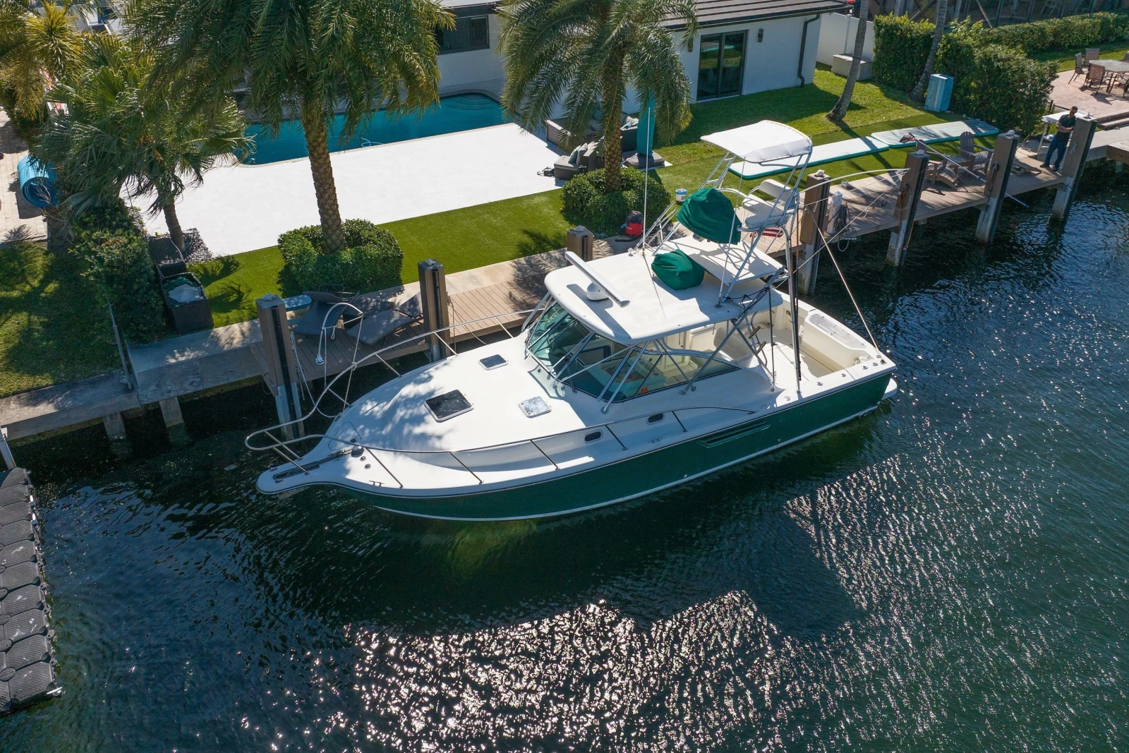 2000 Pursuit 3400 Express