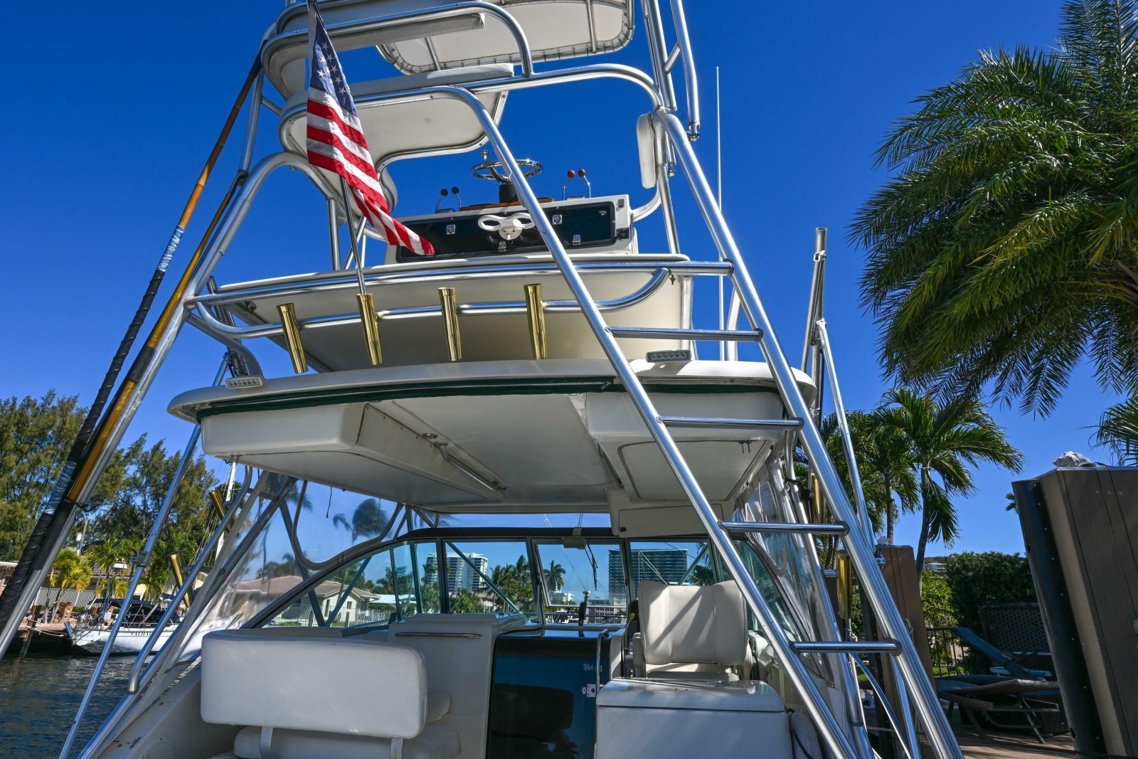 2000 Pursuit 3400 Express