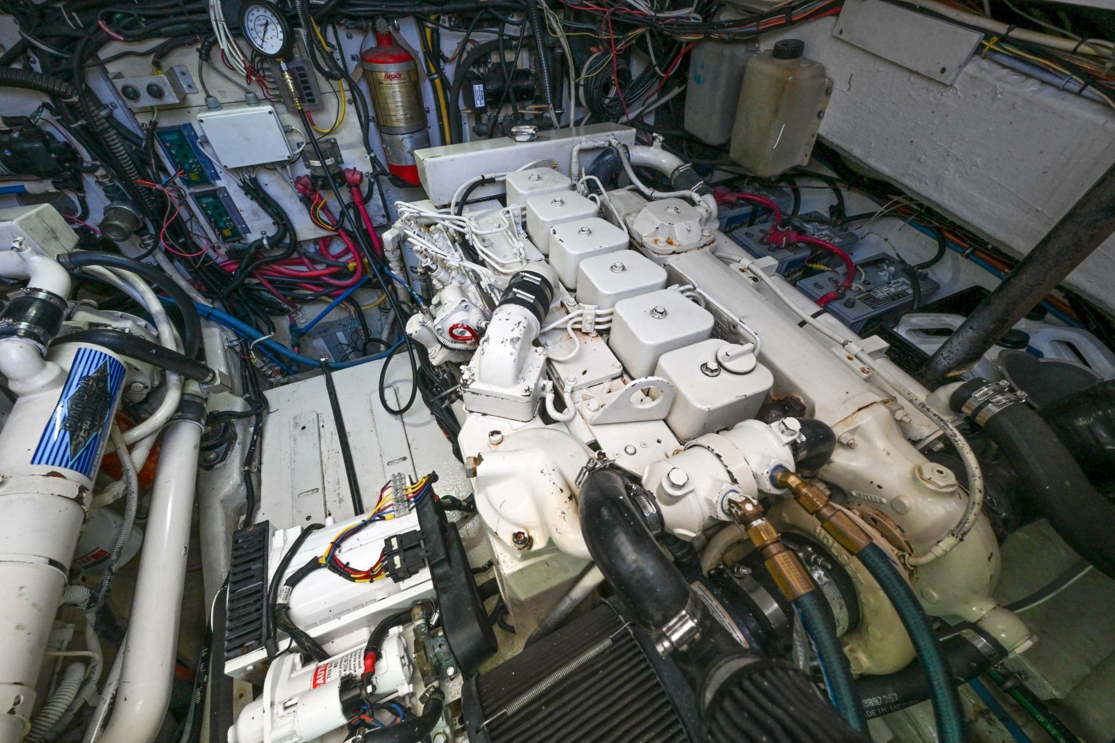 2000 Pursuit 3400 Express