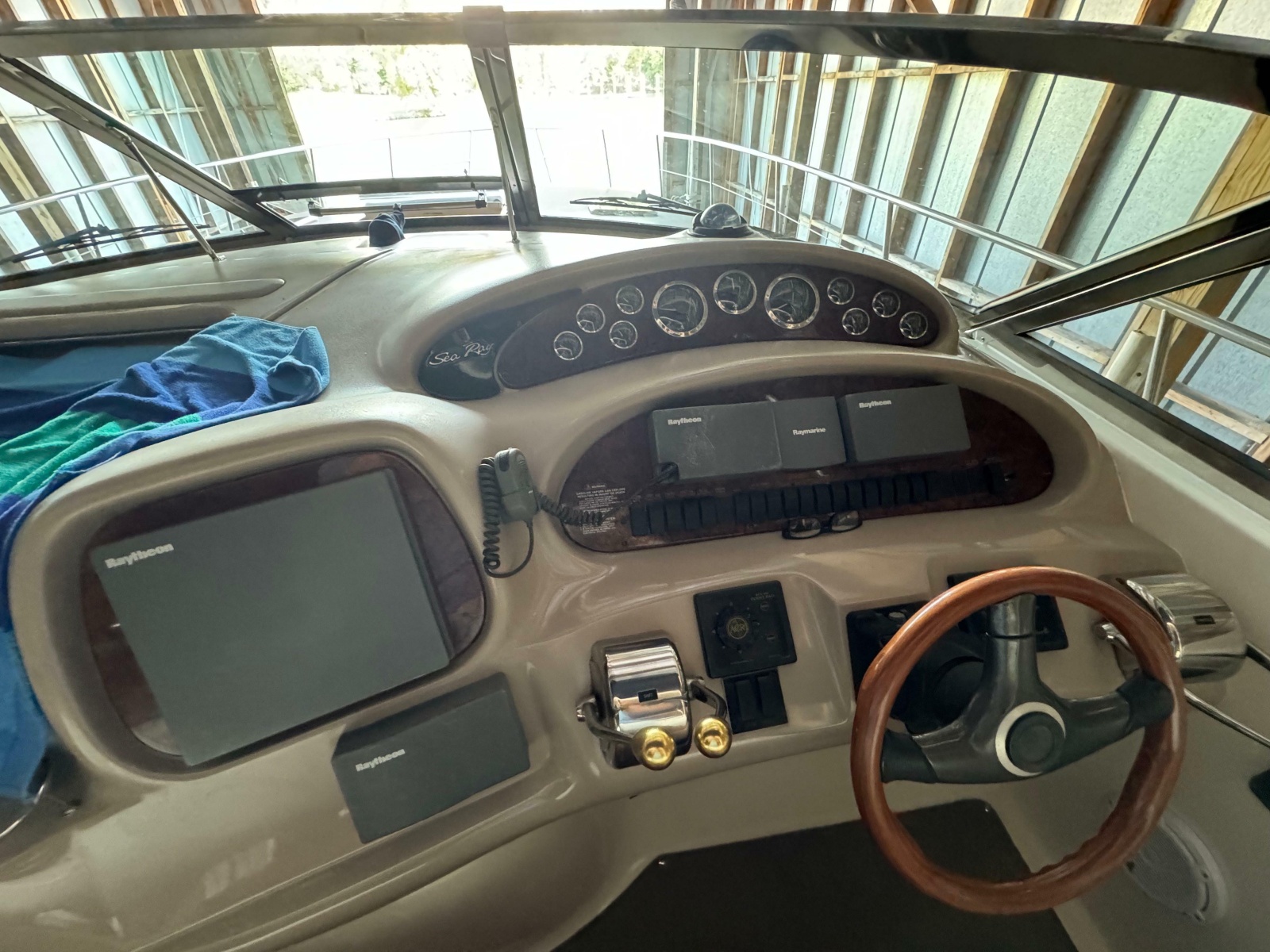 2000 Sea Ray 380 Sundancer