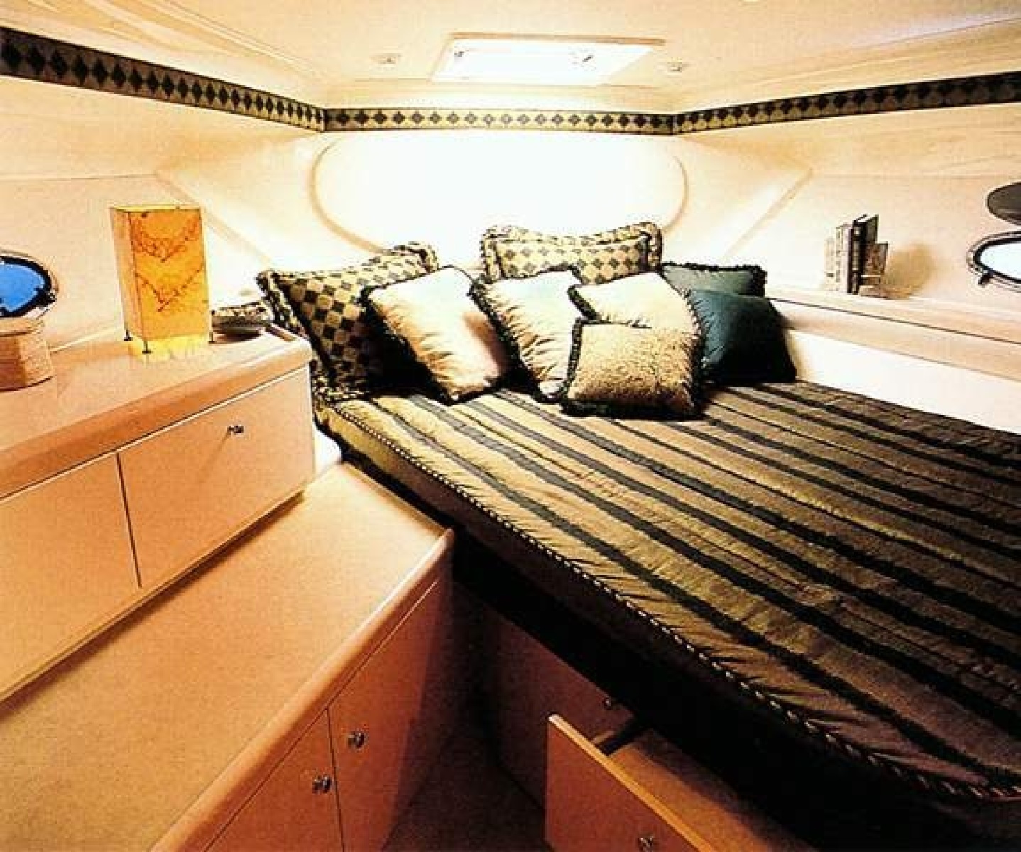 1999 Carver 350 Mariner