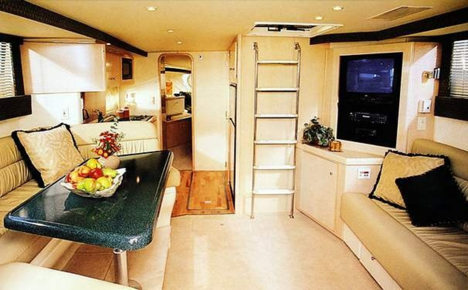 1999 Carver 350 Mariner