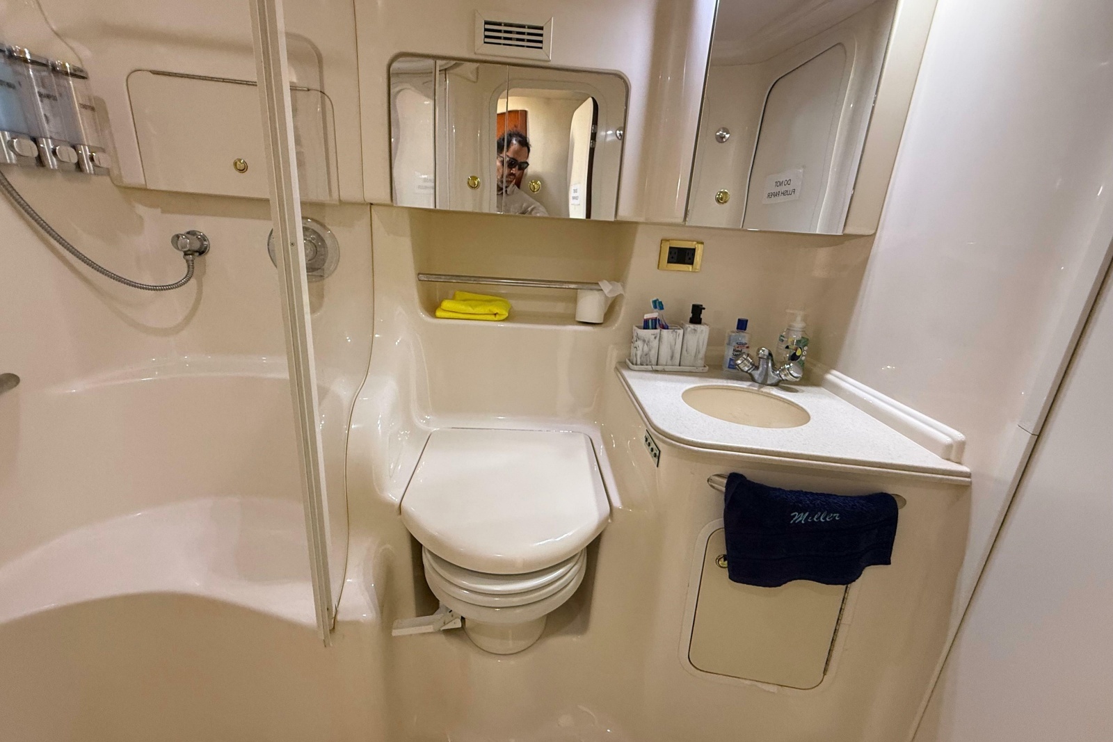 1999 Sea Ray 410 Express Cruiser