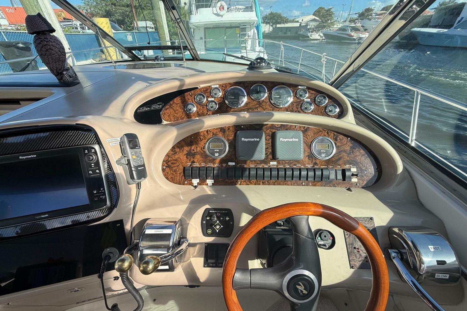 1999 Sea Ray 410 Express Cruiser