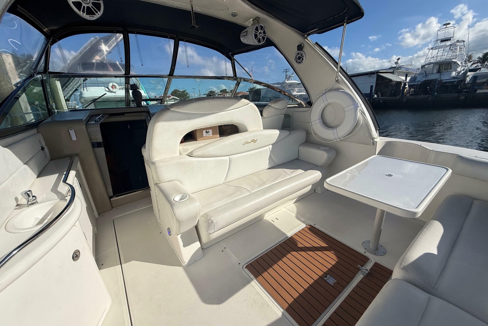 1999 Sea Ray 410 Express Cruiser